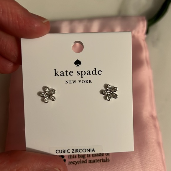 kate spade gleaming gardenia flower studs - Picture 6 of 6